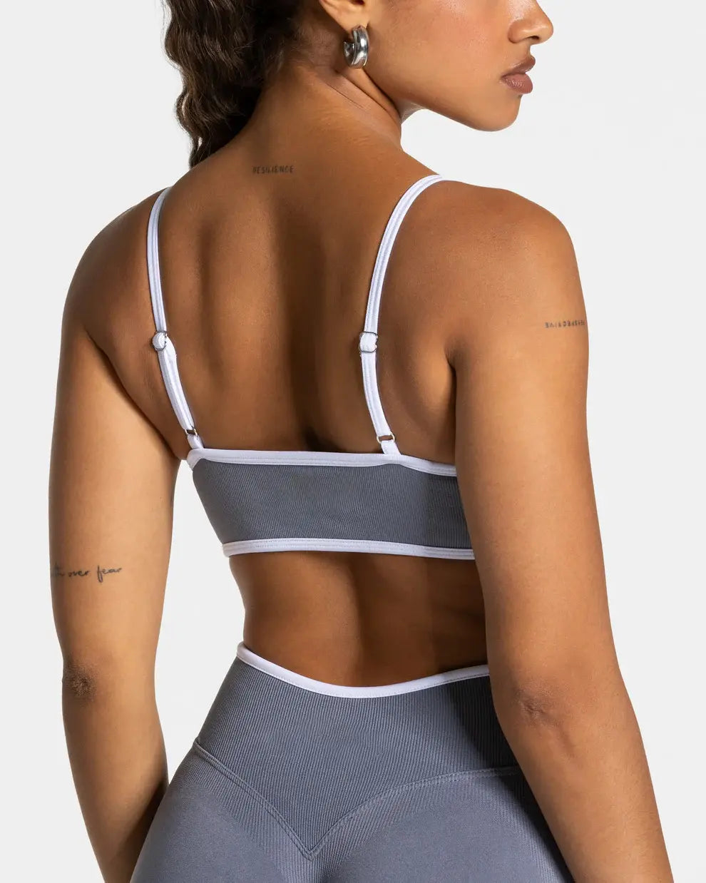 Jetjoy 2 Pieces Workout Sets for Women, Womens 2 Piece Workout Sets Seamless Color Block Sports Bra Scrunch Butt Lifting High Waist Shorts Gym Set Tracksuit